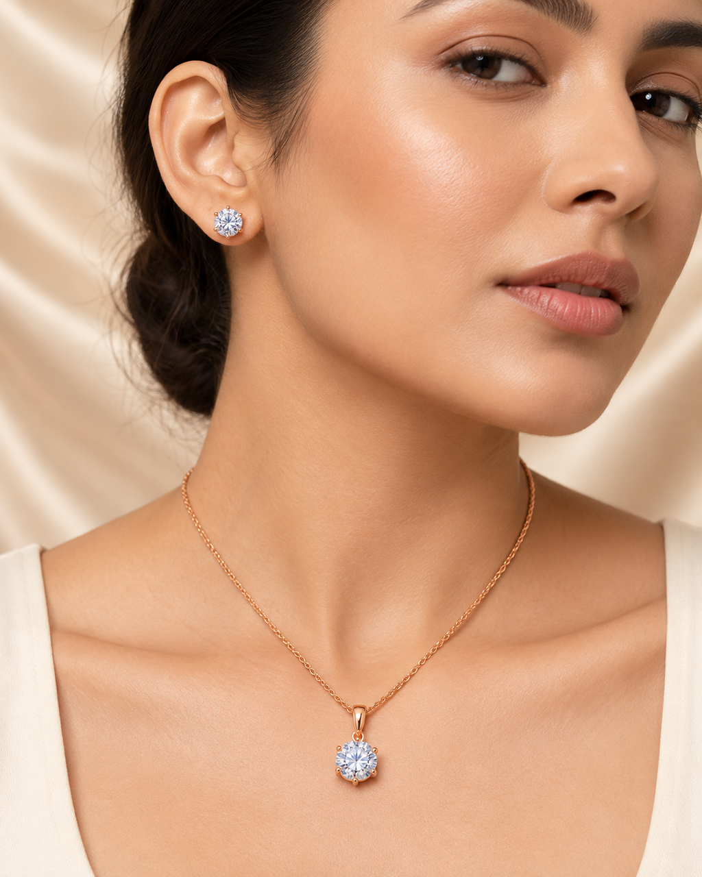 Model wearing Pendant Sets